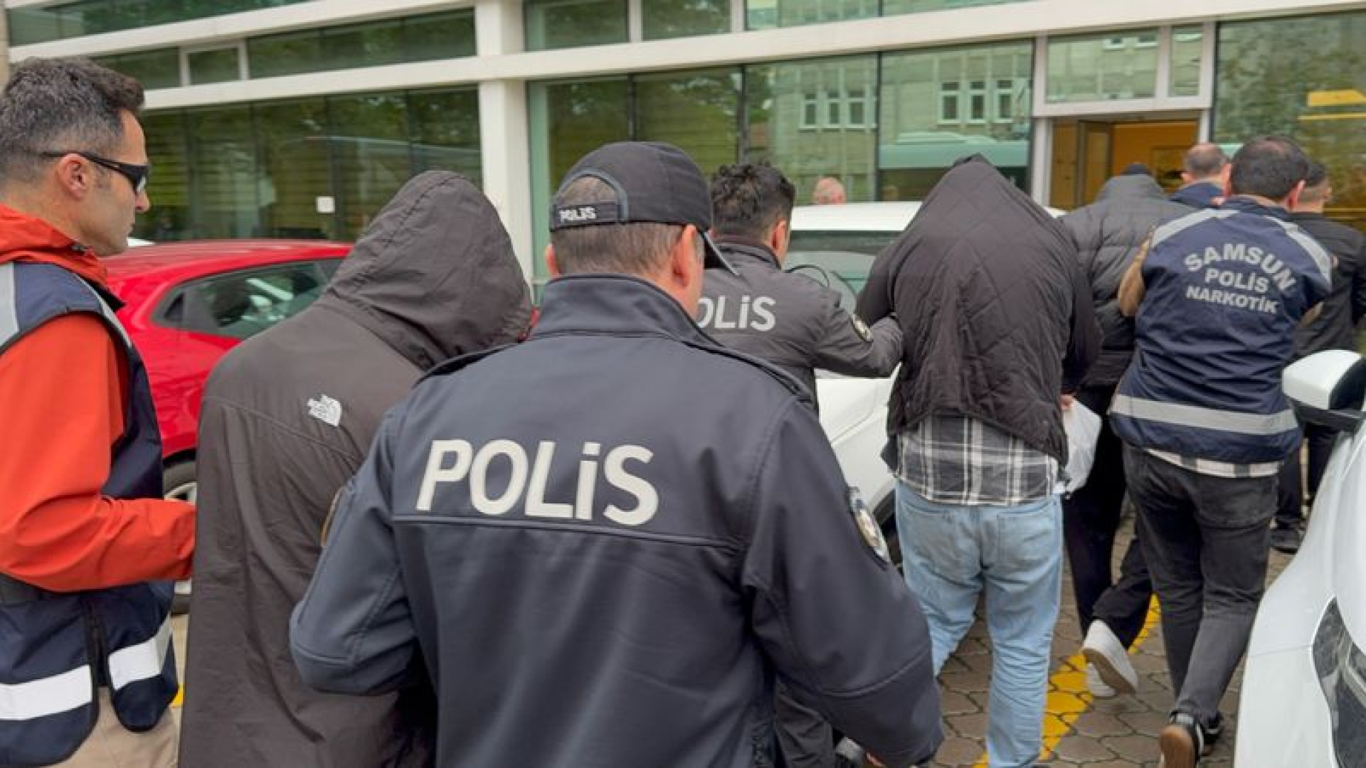 Samsun'da 3 milyon TL'lik dolandırıcılık operasyonu: 2'si çocuk 3 tutuklama | Son dakika haberleri