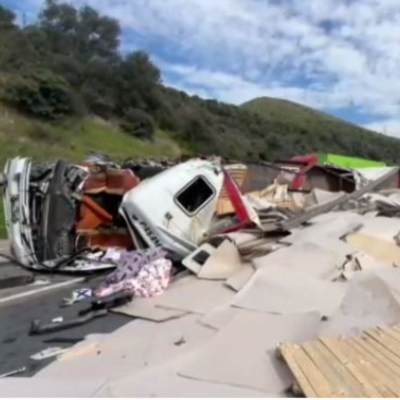 TEM'de trafik kazası İstanbul yönü kapandı!
