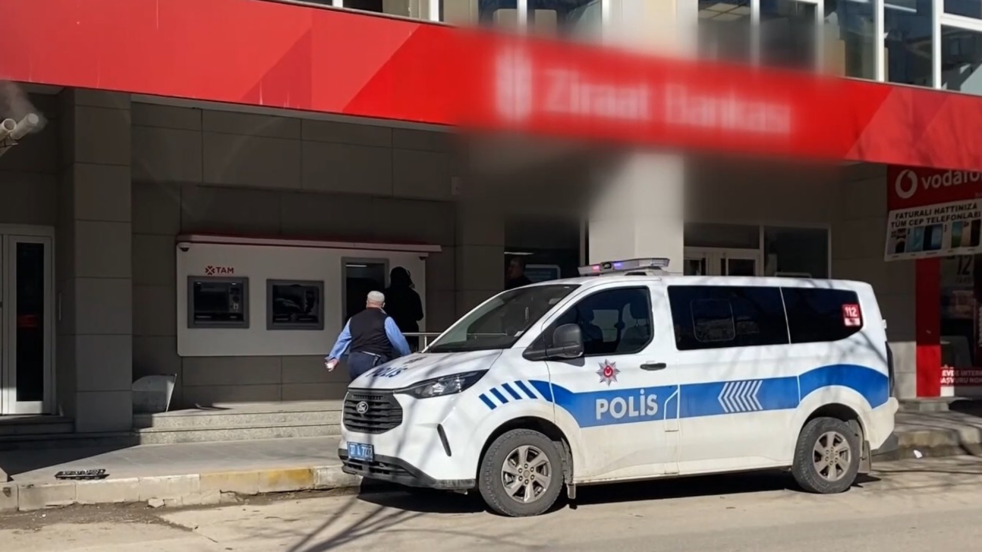 Kastamonu'da ATM'den Para Çekemeyen Şahıs, Balyozla Saldırdı
