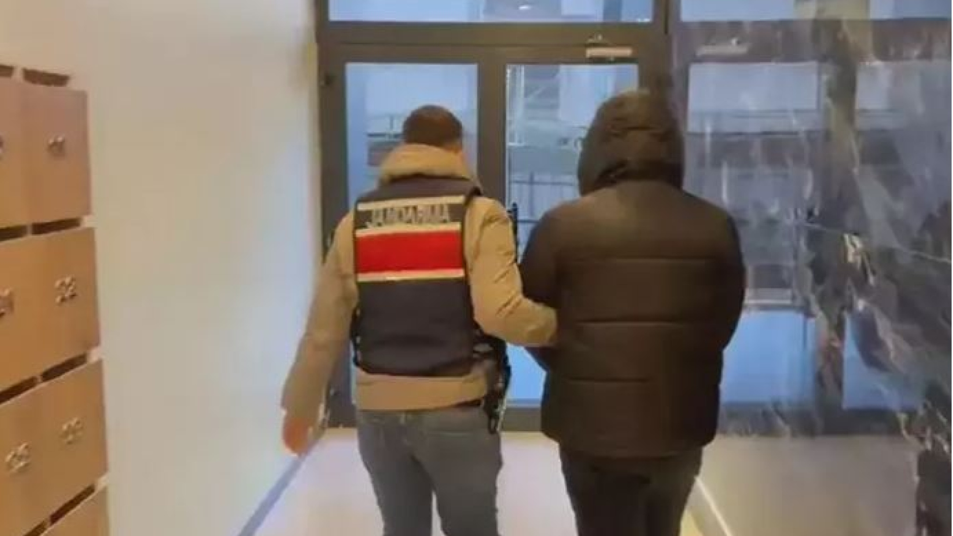 İstanbul merkezli yasa dışı bahis operasyonunda yakalanan 17 zanlı tutuklandı