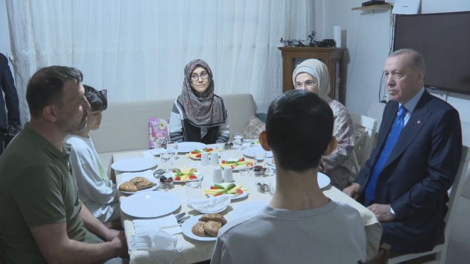 Cumhurbaşkanı Erdoğan, iftarda Kayacık ailesinin konuğu oldu