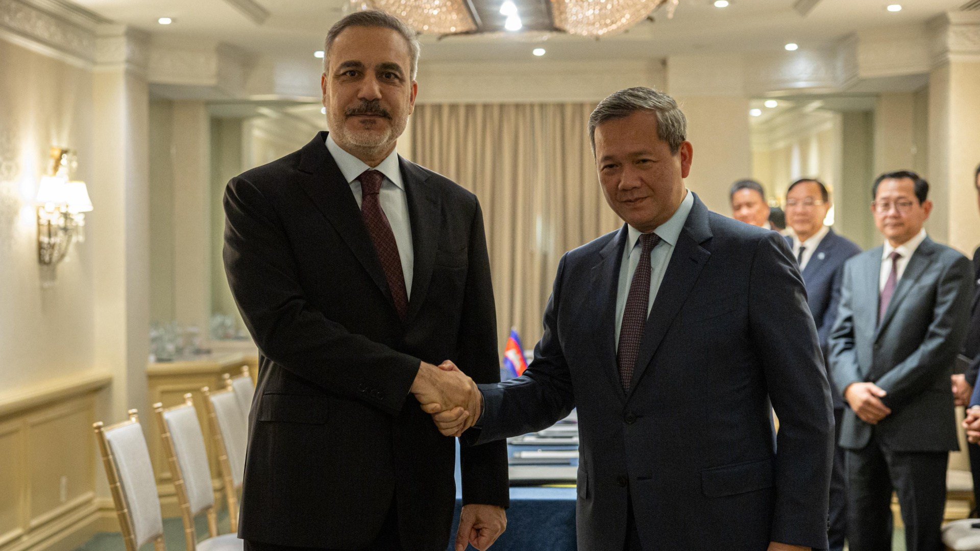 Dışişleri Bakanı Fidan, Kamboçya Başbakanı ve Vietnamlı Mevkidaşı ile Görüştü