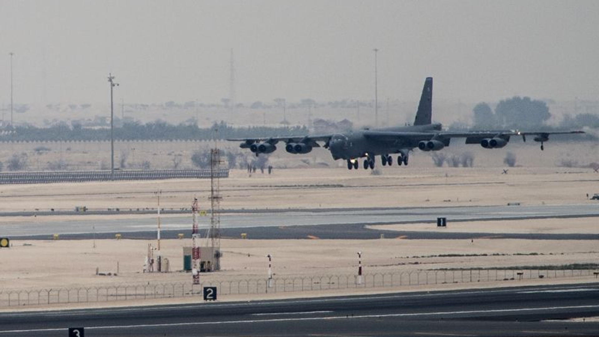 ABD, Katar'daki El-Udeyd Üssü'nden Yüzlerce Askerini Tahliye Etti