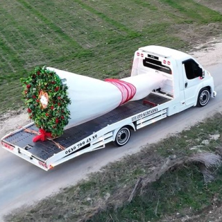 Oto kurtarıcıdan görülmemiş evlilik teklifi