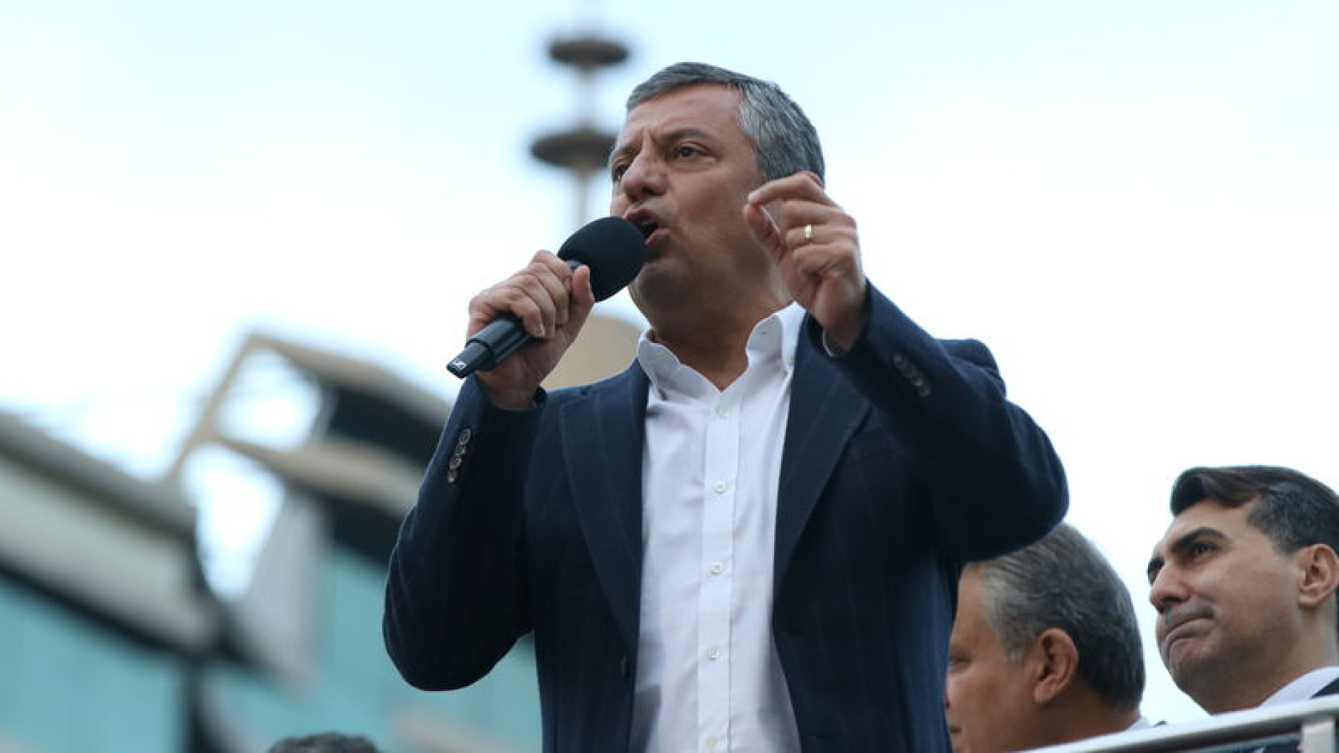 CHP lideri Özgür Özel İzmit'te konuşuyor | SON DAKİKA HABER | Son dakika haberleri