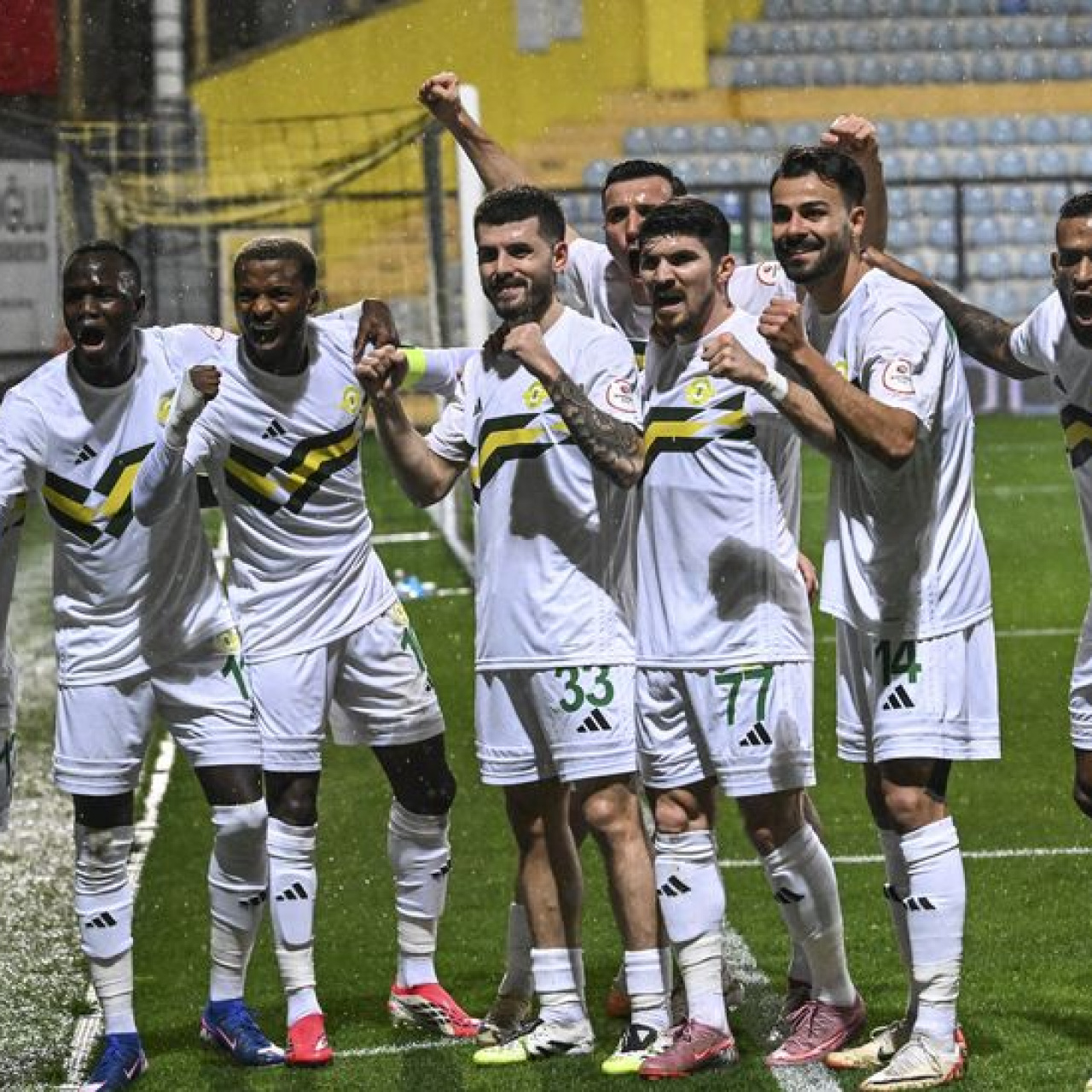Esenler Erokspor deplasmanda rahat kazandı!