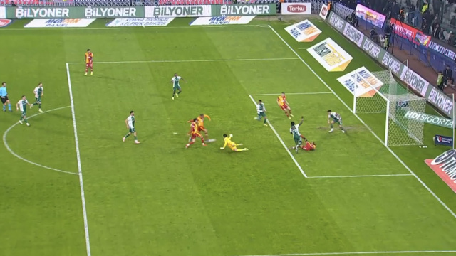 G.Saray'ın golü VAR'dan döndü!