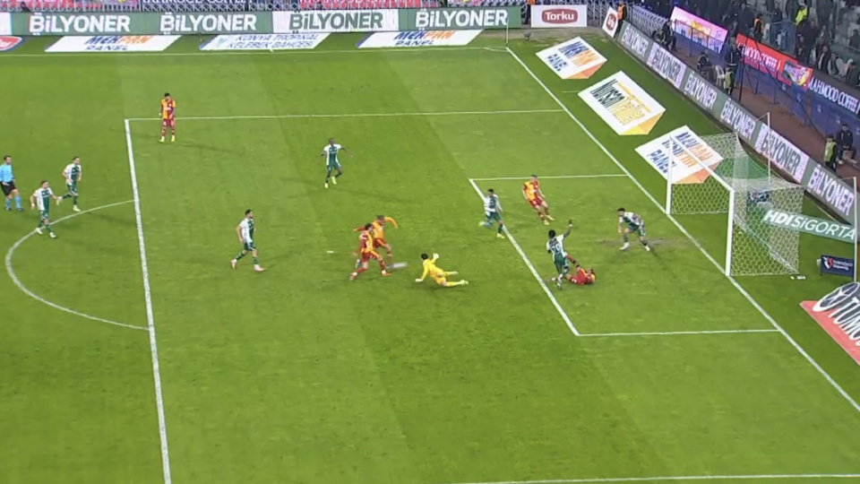 G.Saray'ın golü VAR'dan döndü!