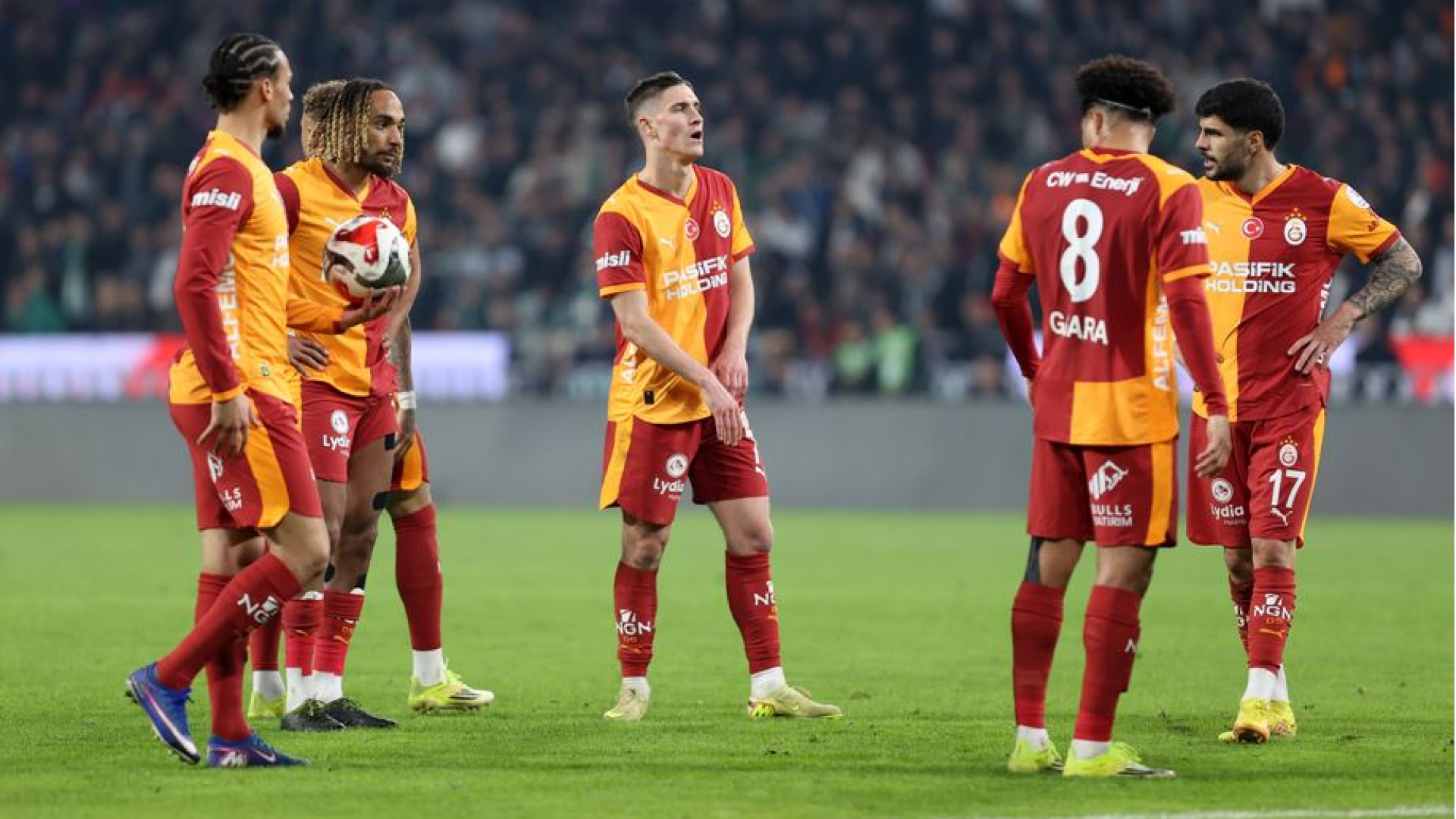Galatasaray Şampiyonluk Yolunda Ağır Darbe Aldı: Konyaspor'a 2-0 Mağlup Oldu