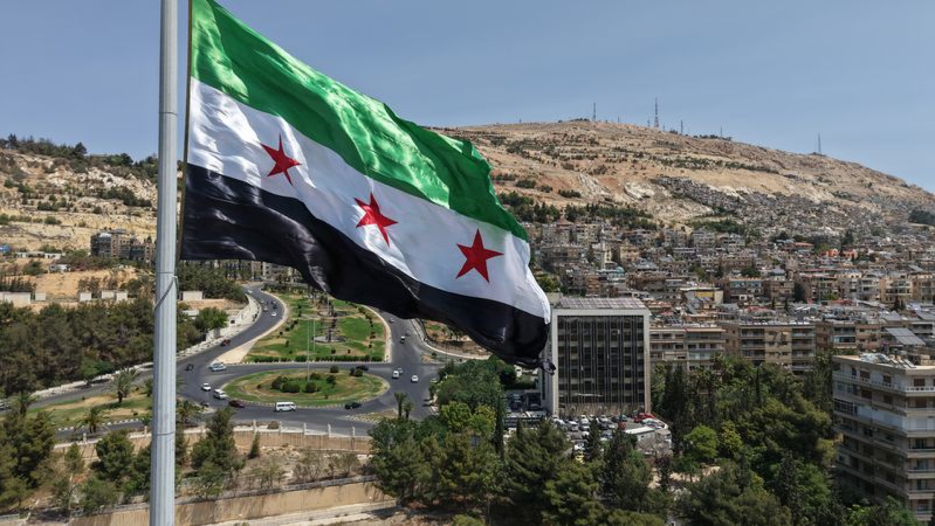 Suriye Yönetimi Kamışlı Havalimanı'nın Güvenlik Denetimini Devraldı