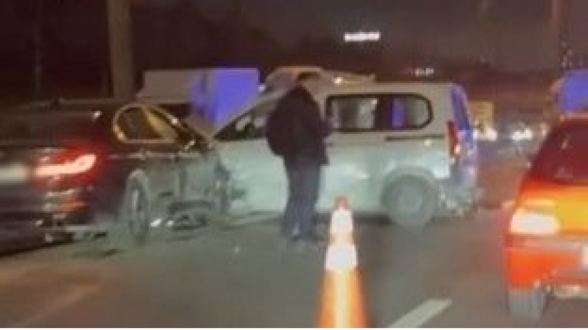 Başakşehir'de Zincirleme Kaza: 5 Araç Birbirine Girdi, 5 Kişi Yaralandı