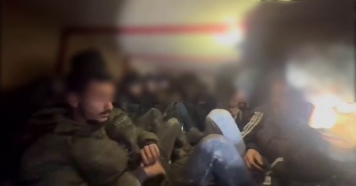 'Hataya Kamyonetle Yakalanmış Gócak Göçmen' - Gizli Bölme Sonucu Bulunan Çevresel Şiddeti