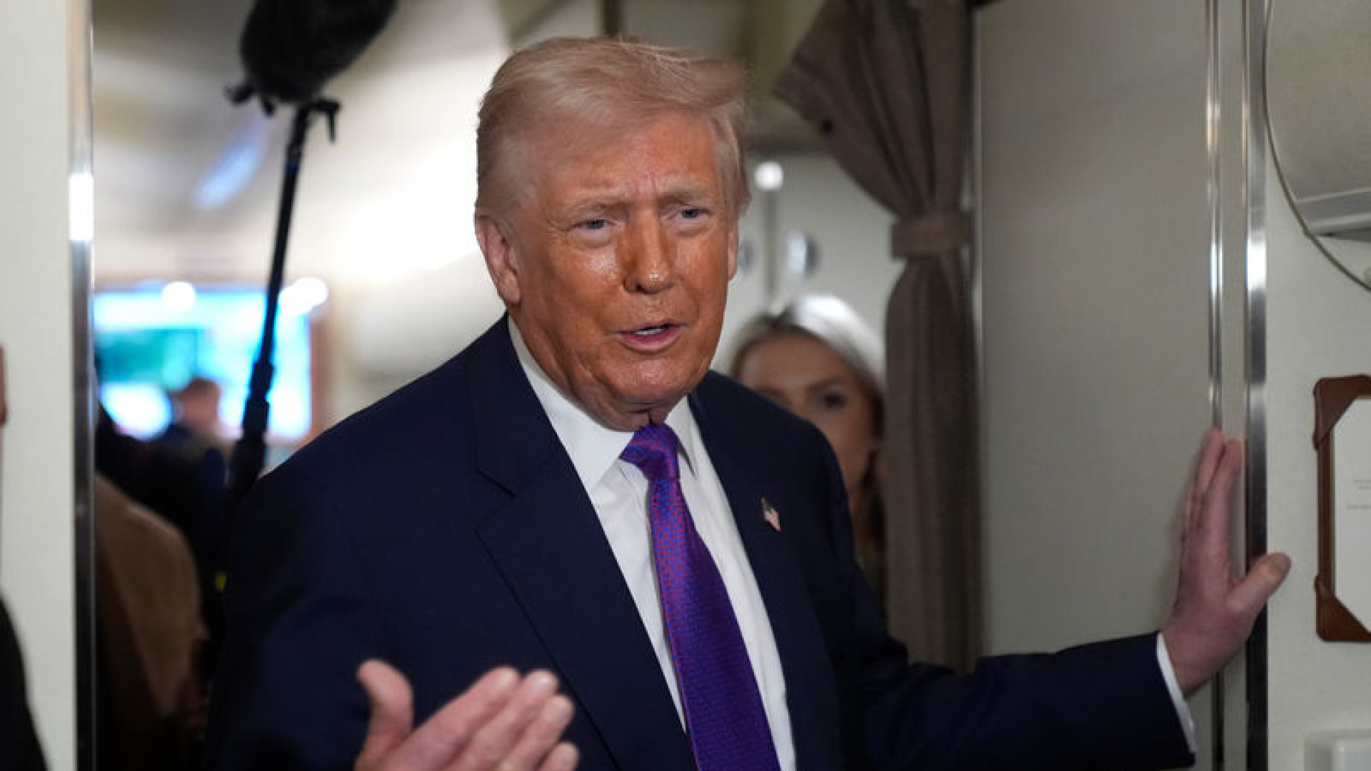 ABD Başkanı Trump, Grönland'a Hastane Gemisi Göndereceğini Açıkladı