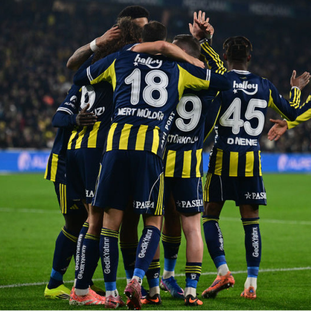 Fenerbahçe'nin konuğu Kasımpaşa!