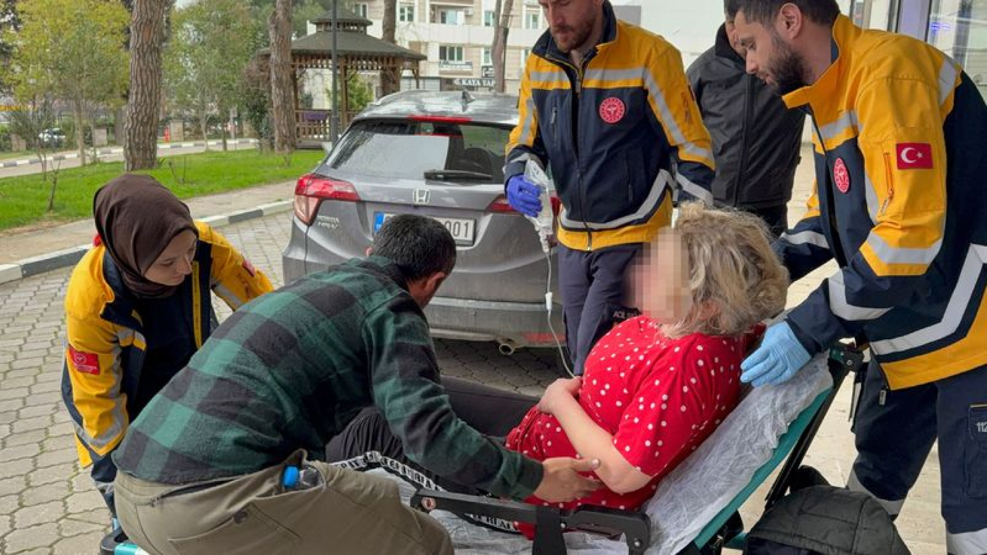 Samsun'da Duruşmada Erken Doğum Alarmı: 5 Aylık Hamile Kadın Hastaneye Kaldırıldı