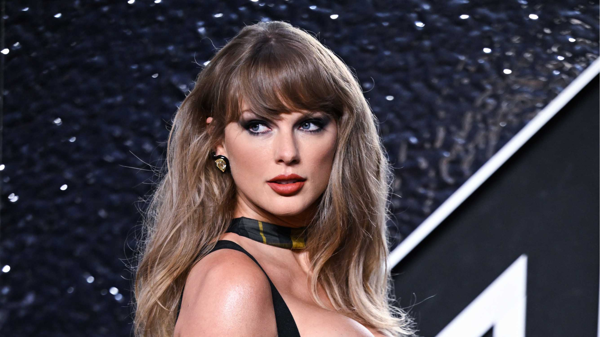 Taylor Swift Tarihe Geçti: Altıncı Kez Dünyanın En Çok Satan Sanatçısı
