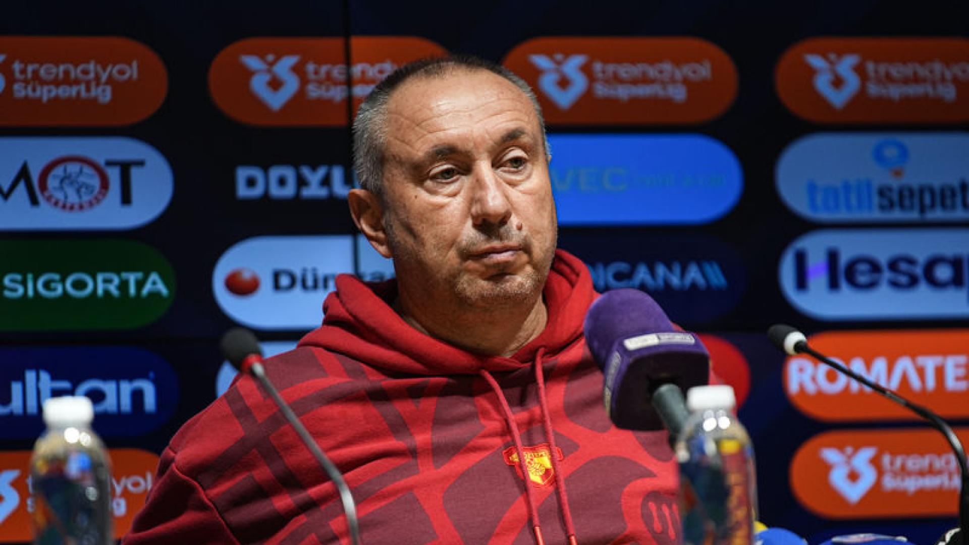 Stanimir Stoilov: Beşiktaş Maçında Basit Hatalar Yaptık, Eski Halimize Döneceğiz