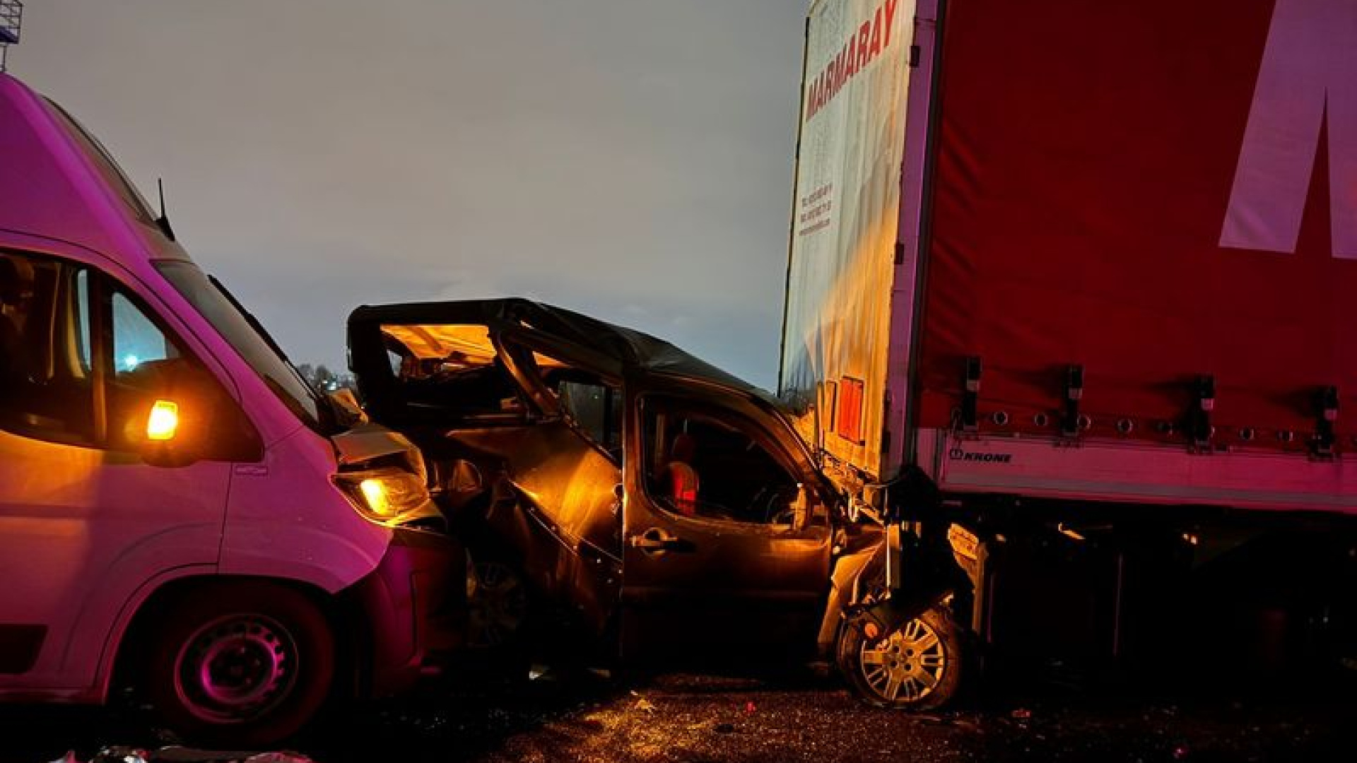 Anadolu Otoyolu'nda 10 araç kazaya karıştı: 7 yaralı | Son dakika haberleri