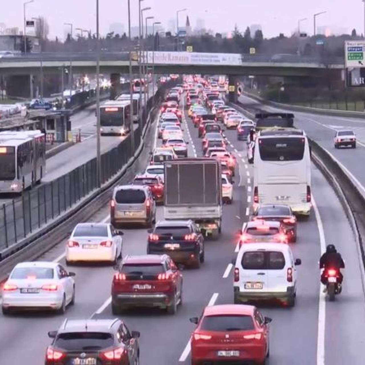 İstanbul'da pazartesi trafiği
