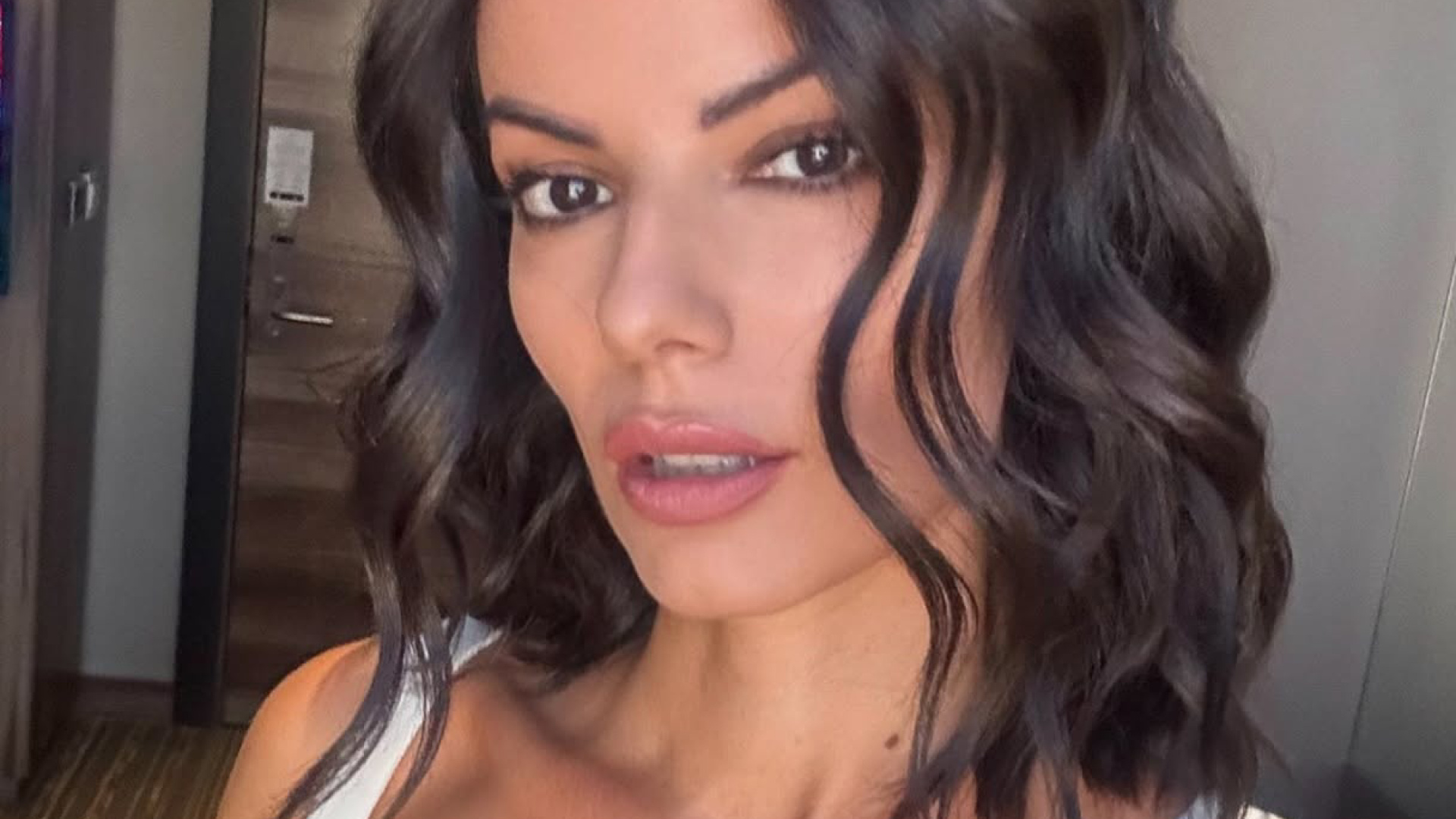 Model Simge Ünal: 3 Yıldır Süren Tacizi İfşa Etti, Emniyeti Etiketledi