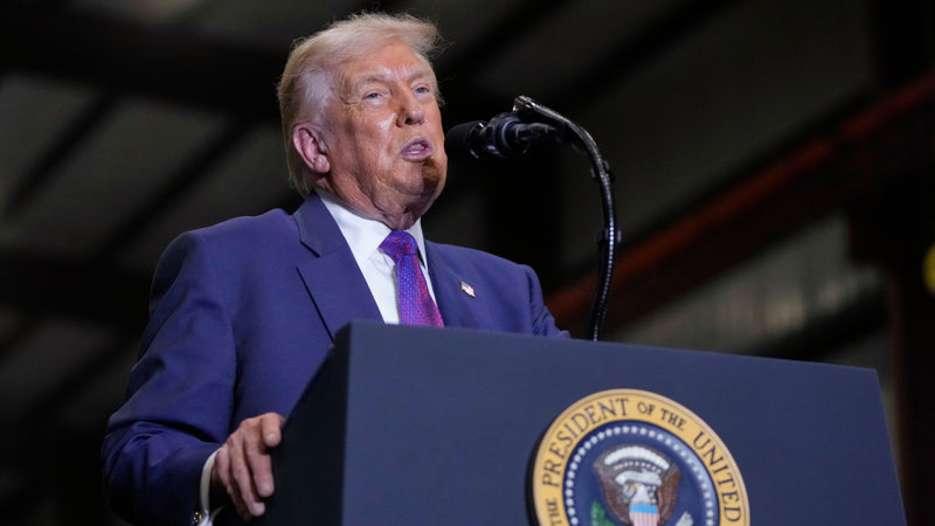 NYT: Trump, İran'a yönelik önce hedefli, ardından daha kapsamlı askeri saldırı seçeneklerini değerlendiriyor | Dış Haberler