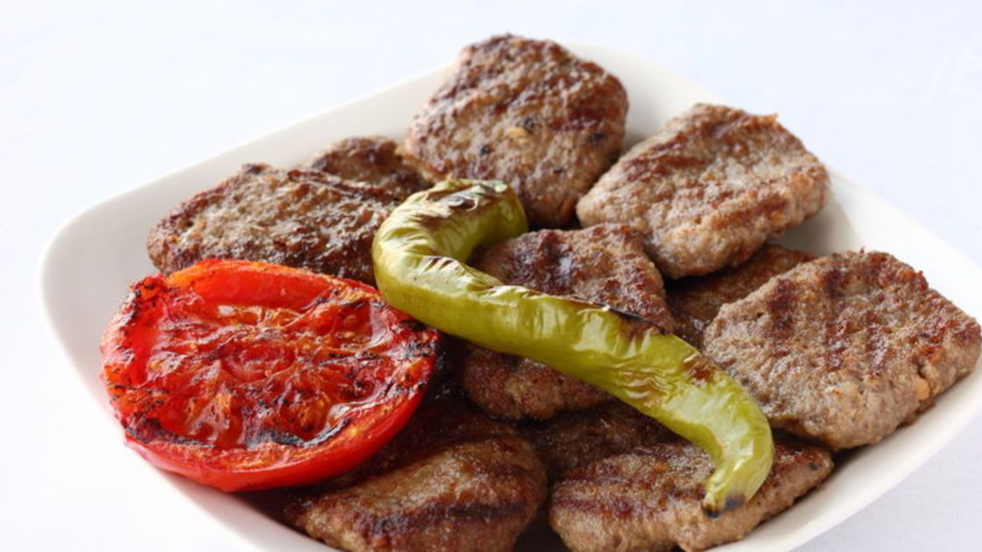 Evde Köfte Nasıl Yapılır? Doğal ve Lezzetli Tarifin Tüm Püf Noktaları
