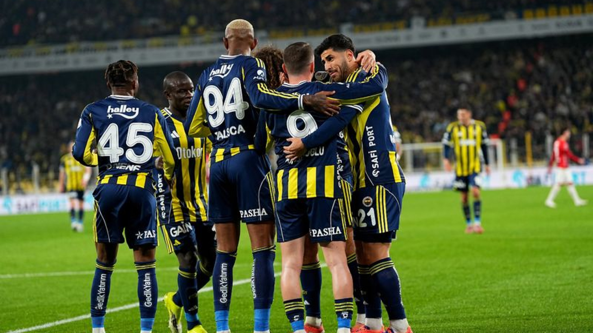 Fenerbahçe, Kasımpaşa Maçıyla Liderliğe Oynuyor: Muhtemel 11'ler Açıklandı