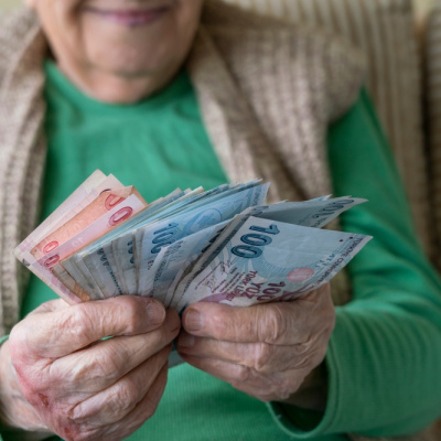 Emekli bayram ikramiyesi Kabine'de!