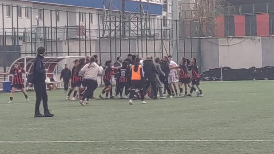 Kadınlar liginde maç bitti yumruklar konuştu