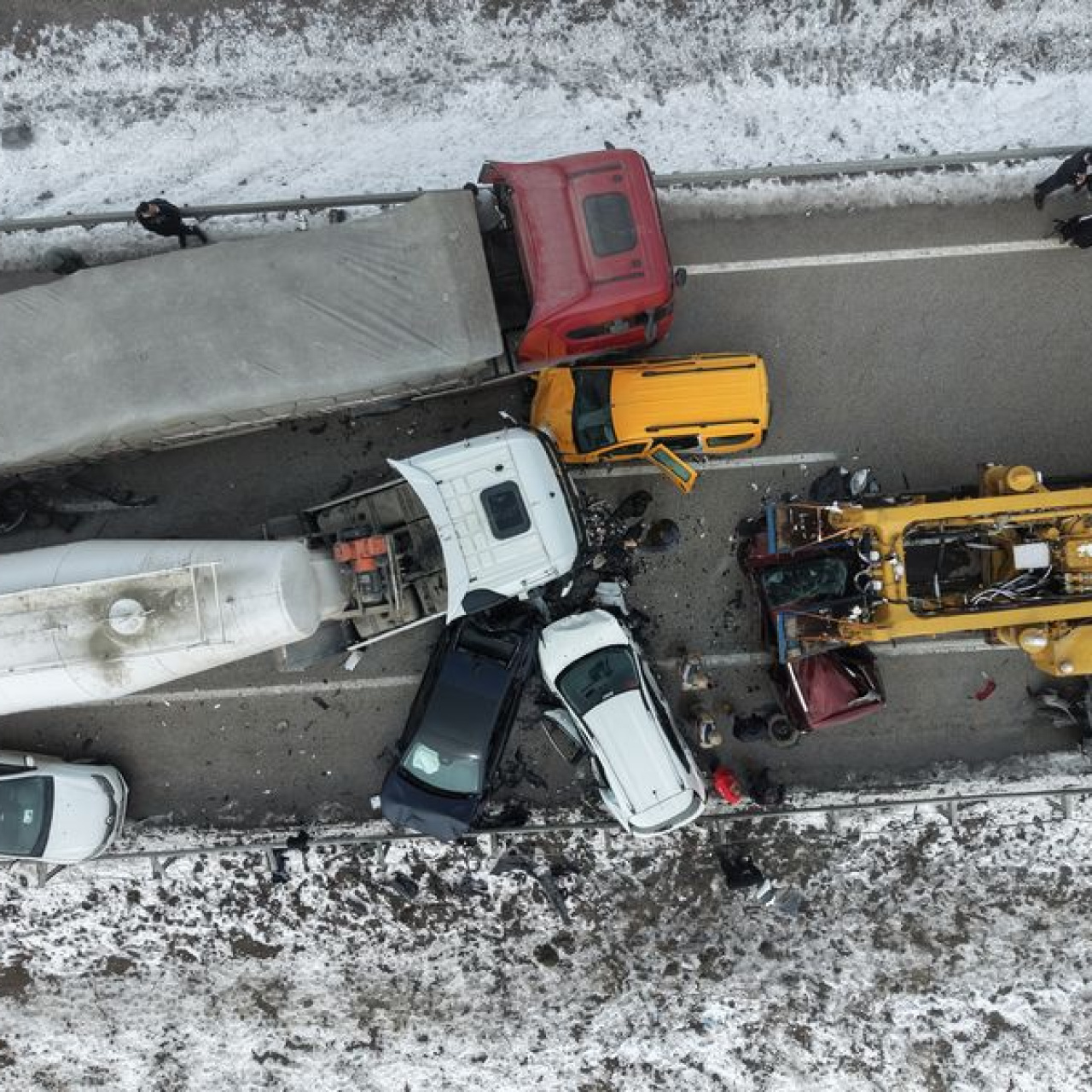 Erzurum'da çifte kaza: 31 yaralı, 1 ölü