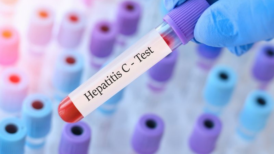 Kapı kapı gezip, Hepatit C virüsü yayıyorlar