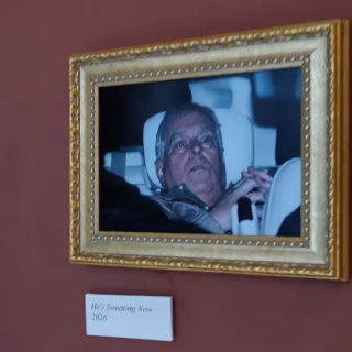 Şok anı fotoğrafı Louvre'a asıldı