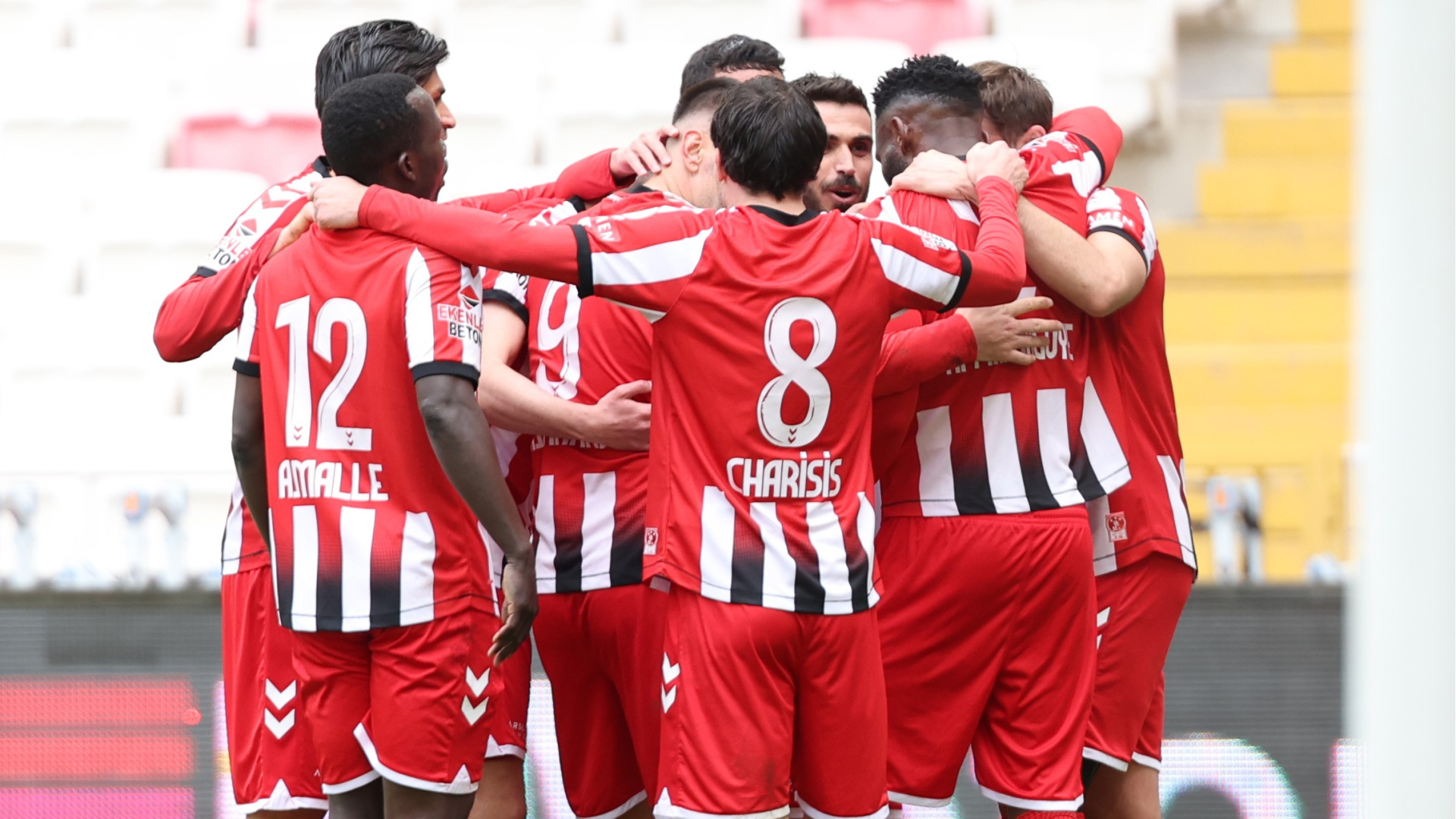 Sivasspor, Sakaryaspor'u 4-1 Mağlup Ederek Galibiyet Hasretine Son Verdi