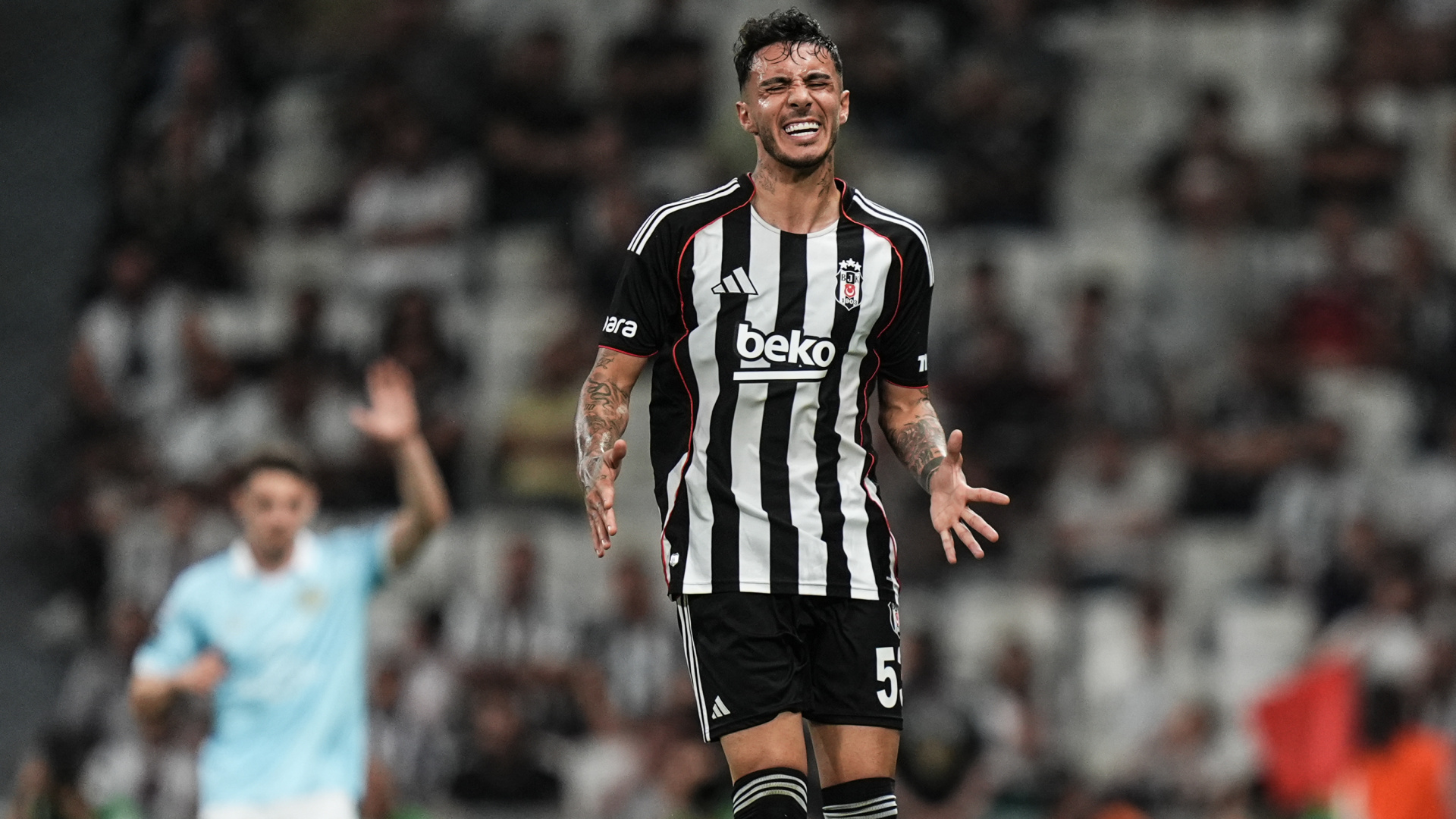Beşiktaş'tan Emirhan Topçu Açıklaması: 4-6 Hafta Sağlık Ekibi Tedavisine Başlandı