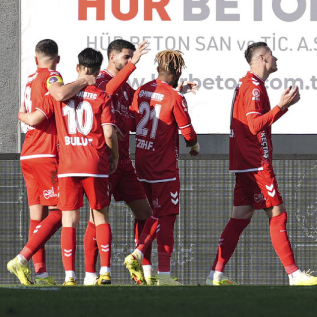 Keçiörengücü tek attı üç aldı!