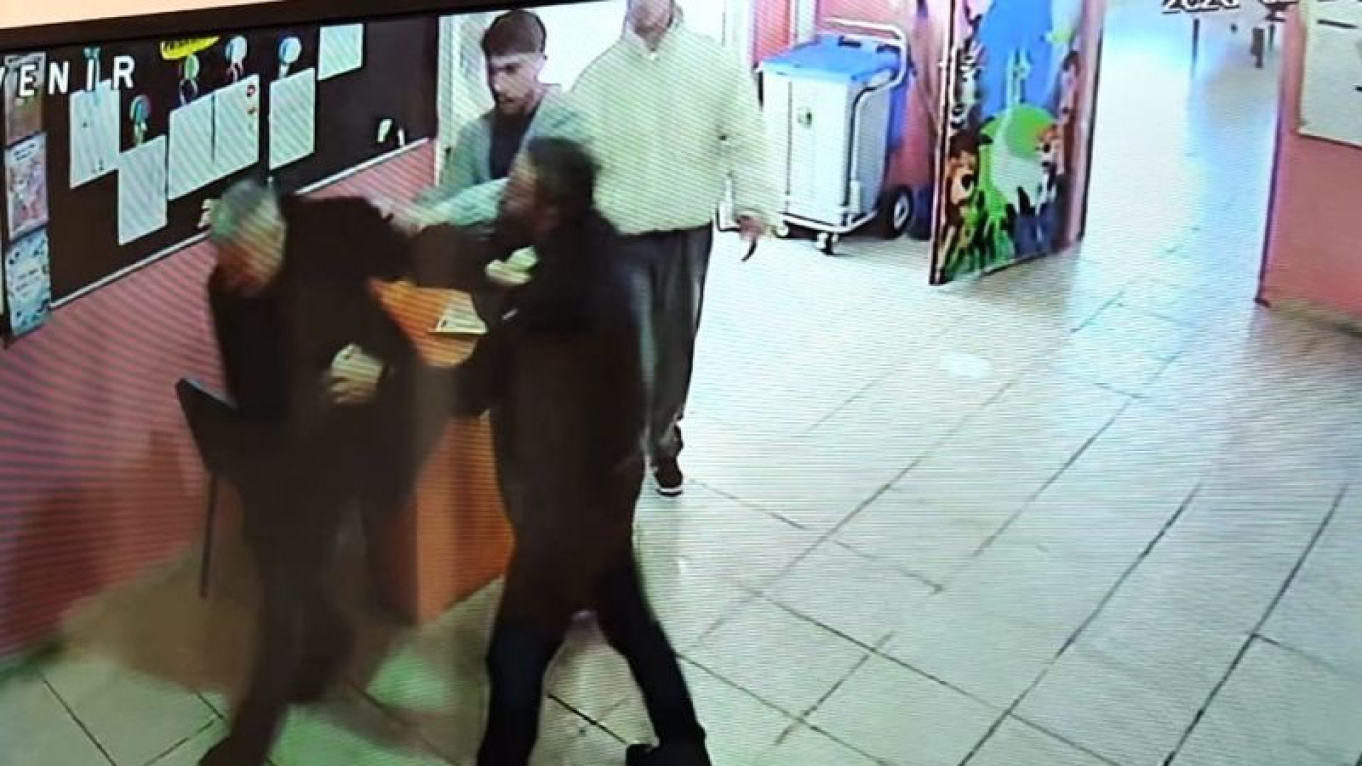 Okul müdürlerine saldırı kamerada!