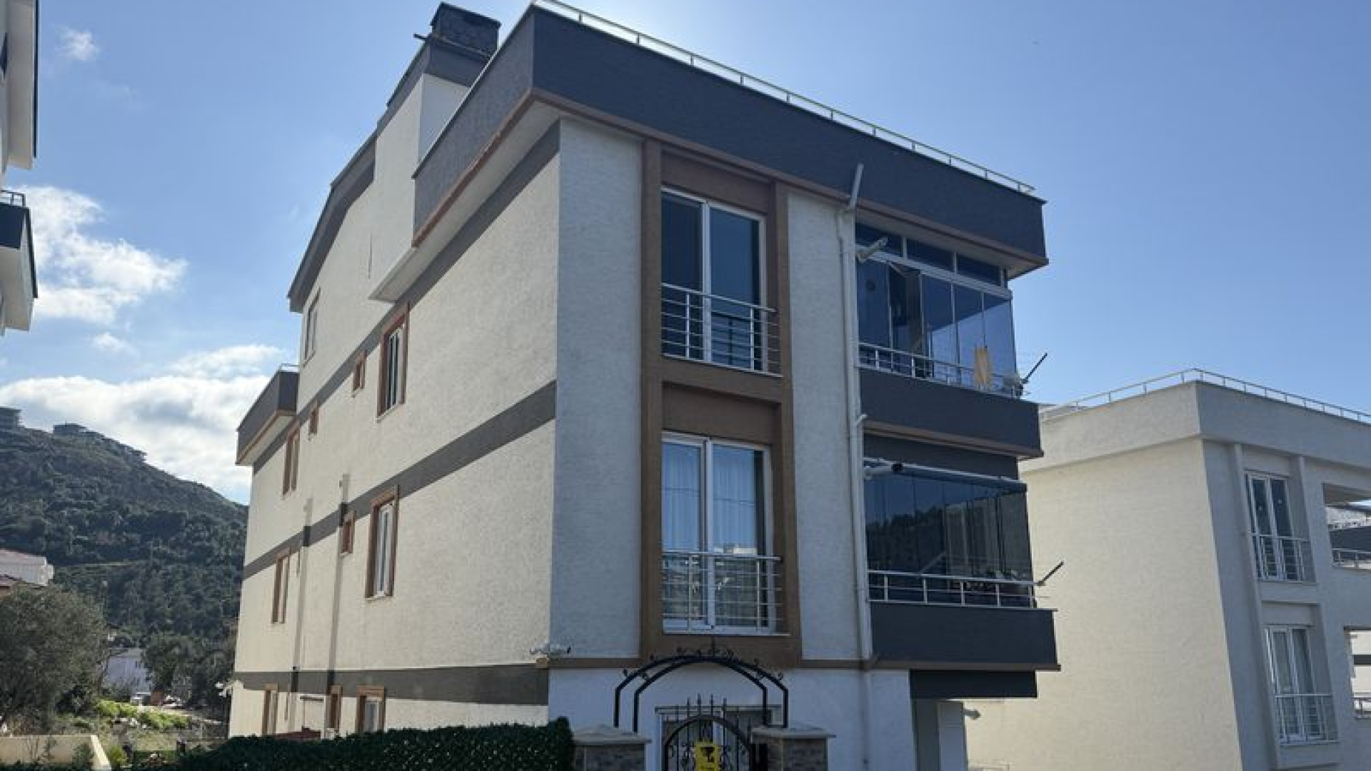 Yalova'da Komşu Kavgasında 14 Aylık Bebek Yaralandı: 'Kanı Çocuğun Üzerine Akıttı' İddiası