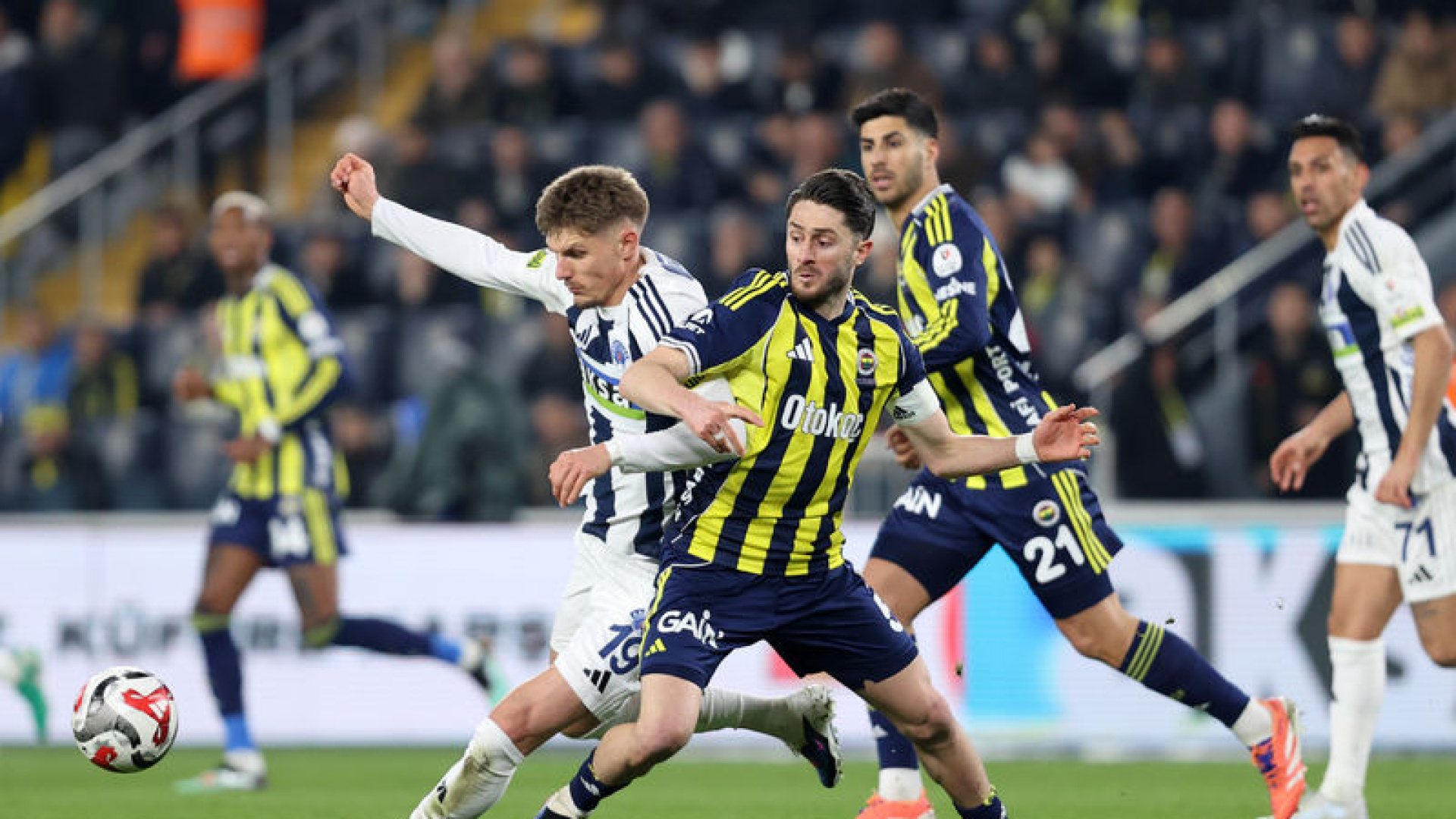İsmail Yüksek'ten Fenerbahçe Taraftarına Güçlü Mesaj: 'Bırakmayacağız, Bitmiş Bir Şey Yok'