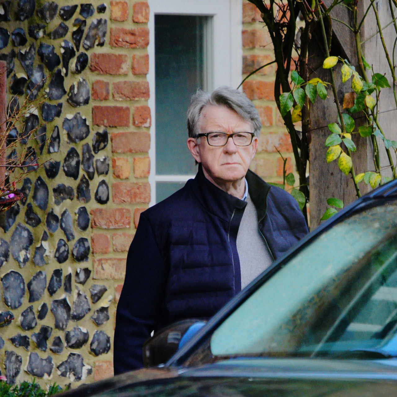 İngiltere'nin eski ABD Büyükelçisi'ne 'Epstein' sorgusu