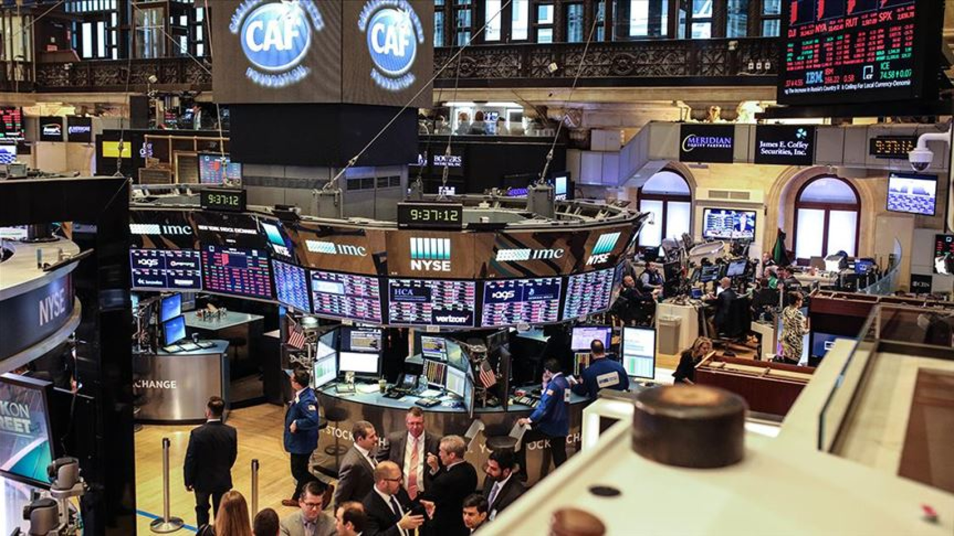 New York Borsası Yapay Zeka Endişeleri ve Tarife Belirsizlikleriyle Düşüş Yaşadı