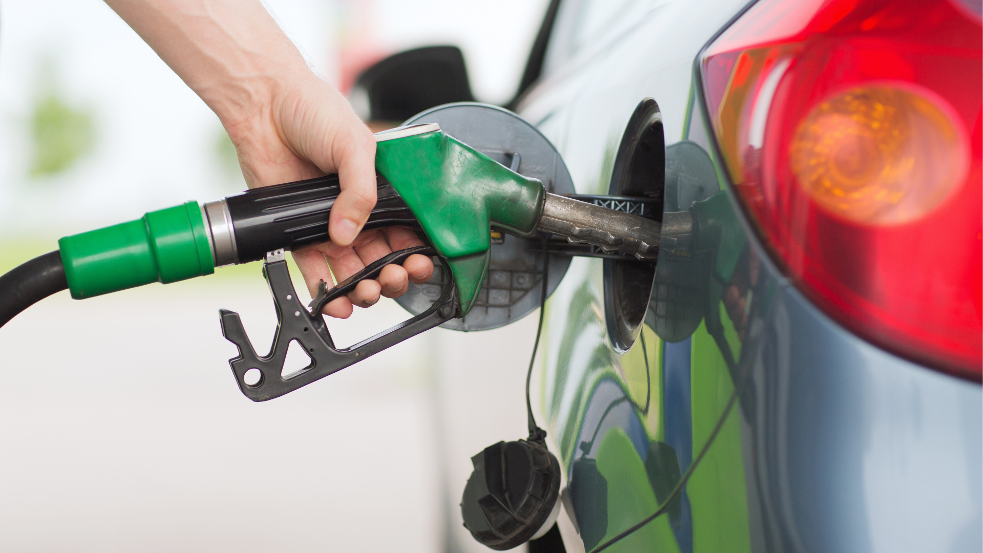 Motorine Tarihi Zam: Litre Fiyatı İlk Kez 60 TL Barajını Aştı