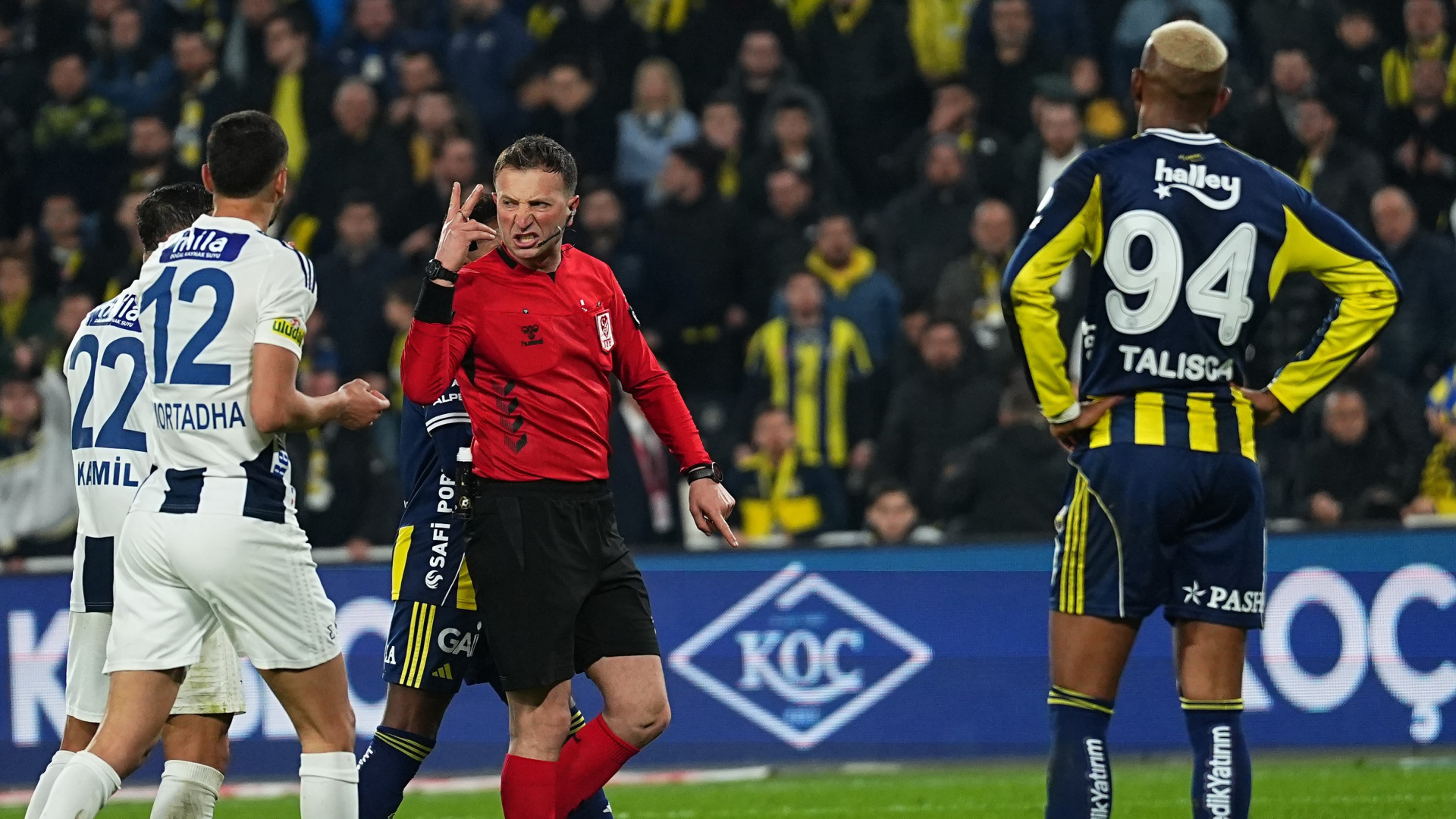 Eski Hakemlerden Flaş Yorum: Fenerbahçe'nin Golünde Ofsayt Var mı?