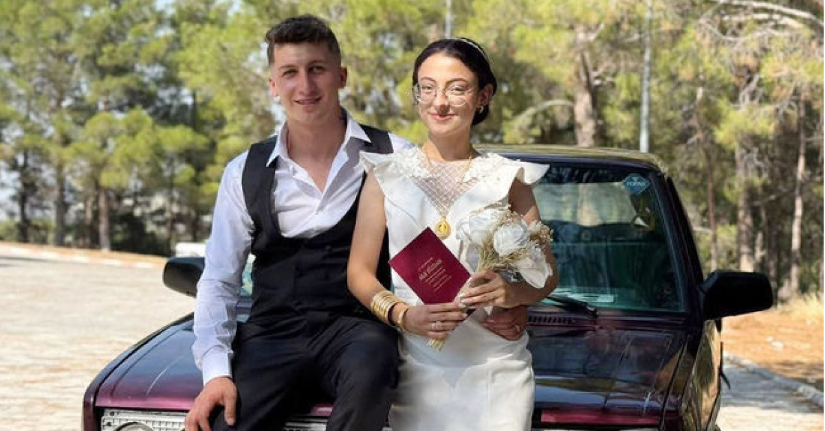 'Burdur'daki Evli Çiftin Otomobili, Düğün Araçları Haline Geldiğinde Kazaya Neden Oldu'