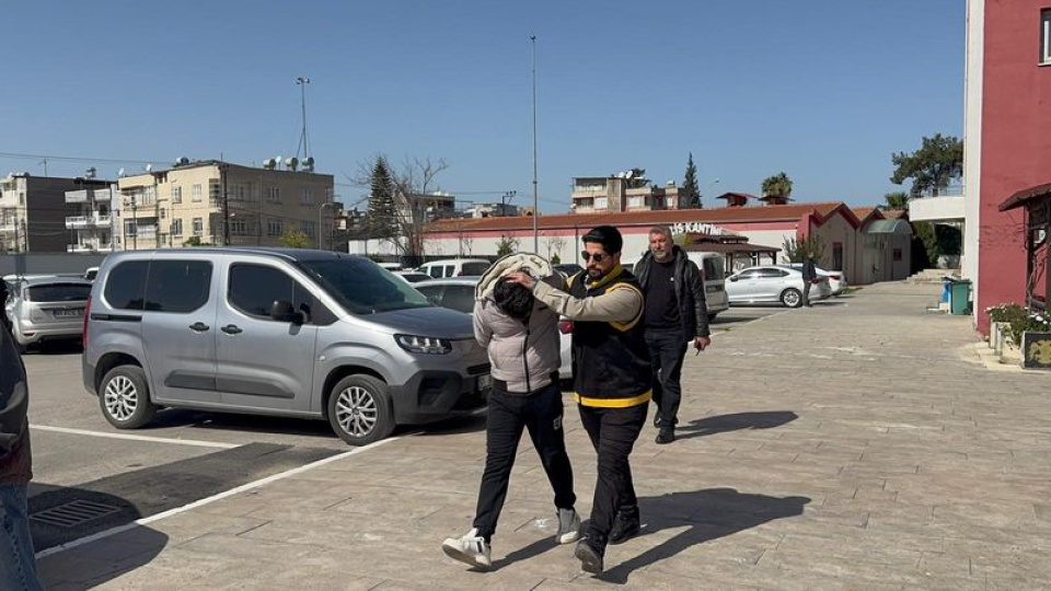 Yol verme kavgasında kalbinden bıçakladı!