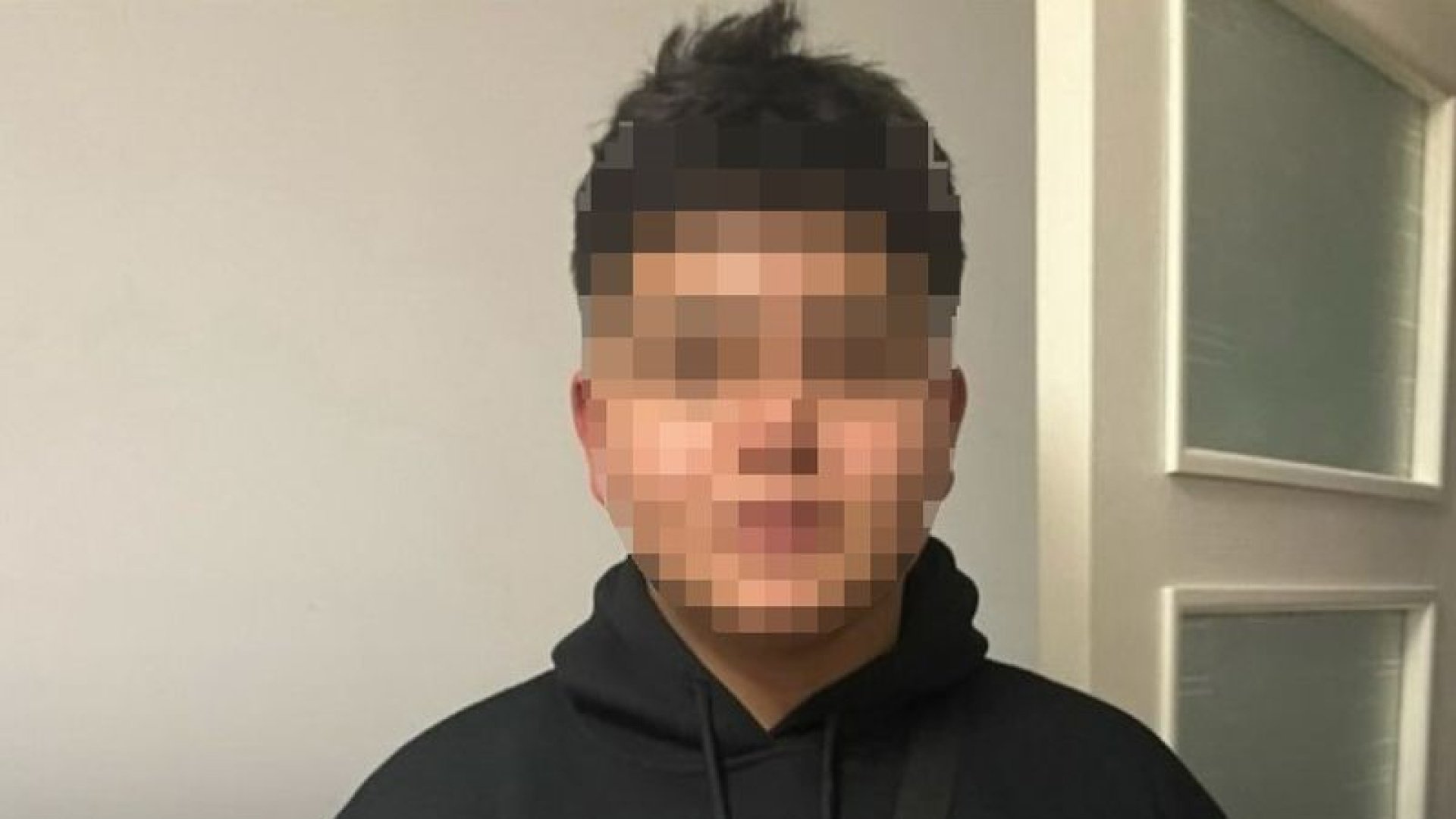 İzmir'de Sigara İsteği Reddedilen 14 Yaşındaki Çocuk Cami Çıkışı Bıçakla Saldırdı