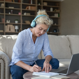 Dil öğrenmek demans riskini azaltıyor!