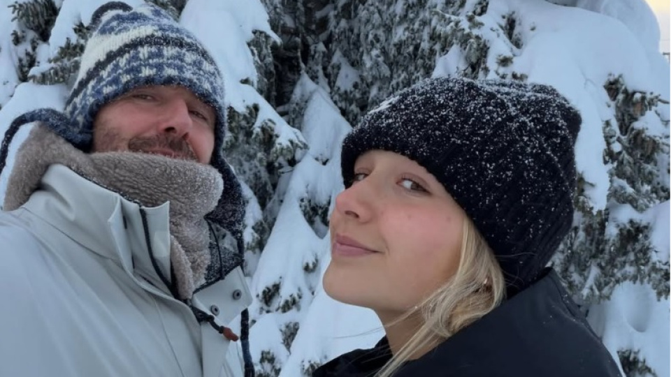 Baba-kız kayak tatiline çıktı