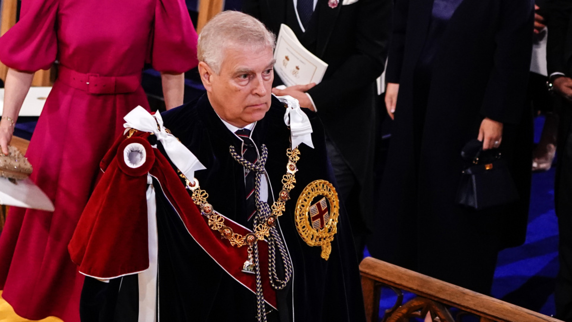 Eski Prens Andrew'a Buckingham Sarayı'nda Çıplak Masaj İddiası: Fatura Saray Hesabından Ödendi