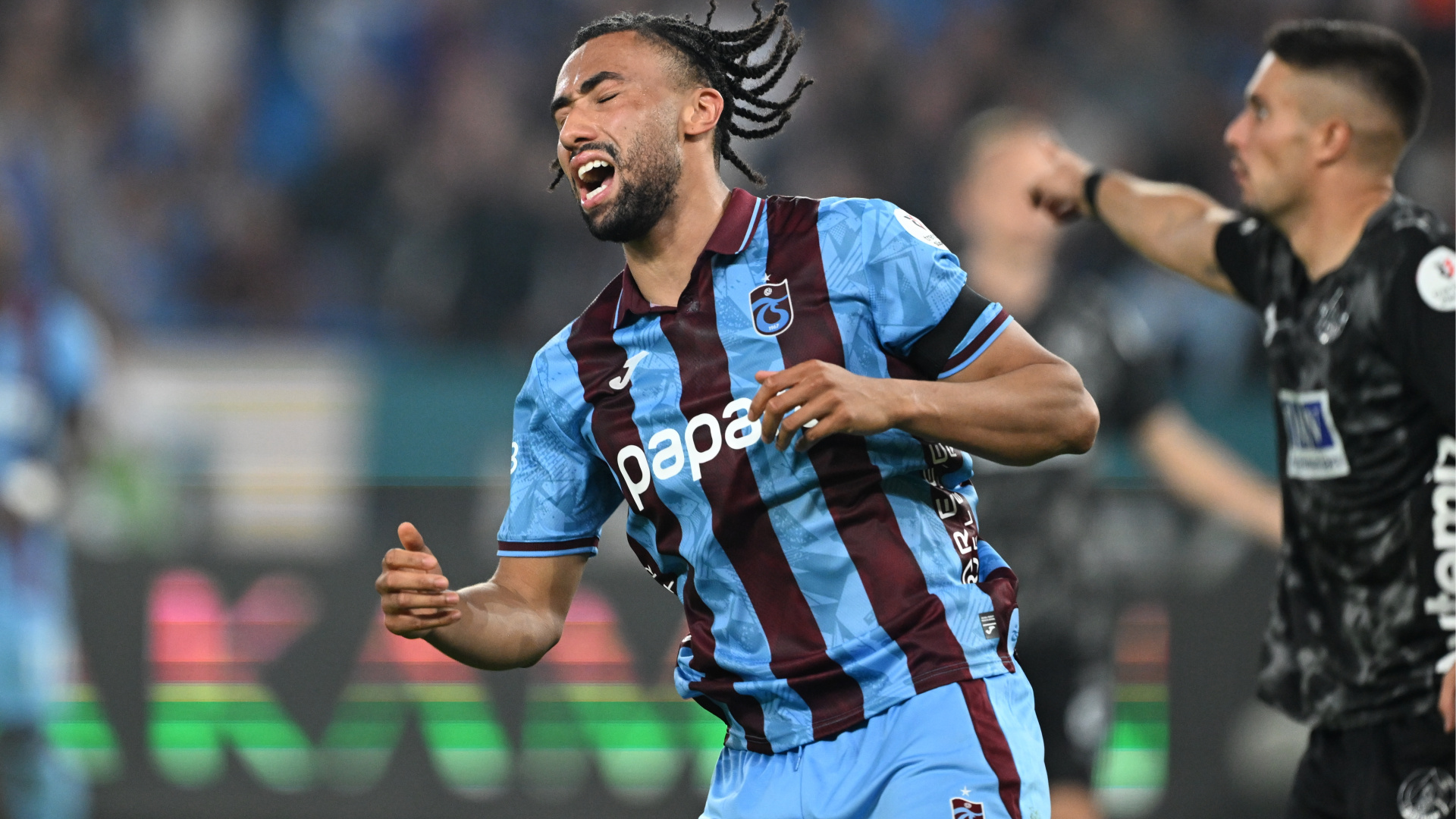 Trabzonspor'da Folcarelli'den Sakatlık Şoku: Sol Ayak Bileğinde Yırtık ve Kanama