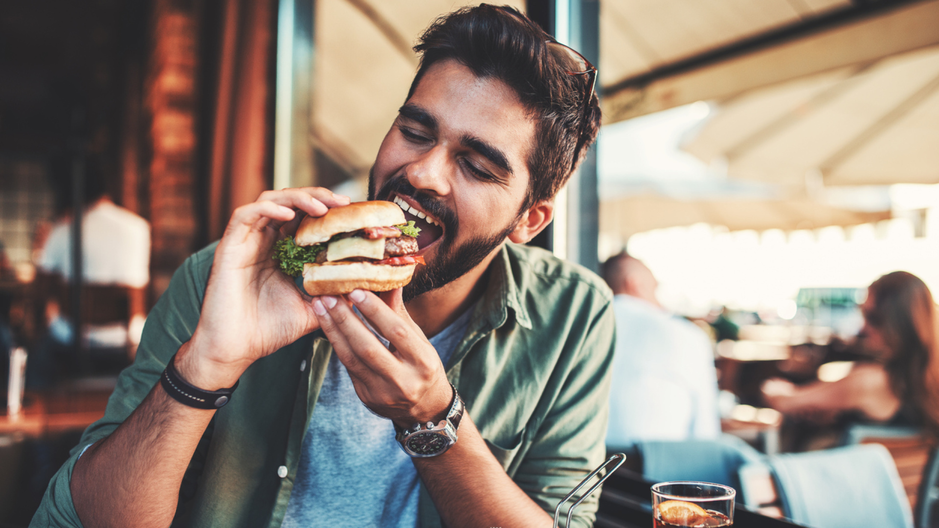 Sebebi kas kütlesi mi hormonlar mı? Erkek gerçekten kadınlardan daha fazla kaloriye mi ihtiyaç duyar?